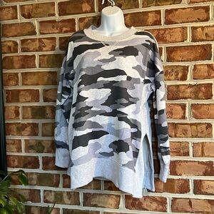 NWT Aerie Gray Camo Long Boxy split hem pullover over sized sweatshirt. Small